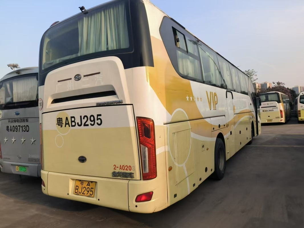 Gebrauchte Busse zum Verkauf 46 Sitzplätze VIP Langstreckenpassagierverkehr 2 Türen Diesel 330 PS