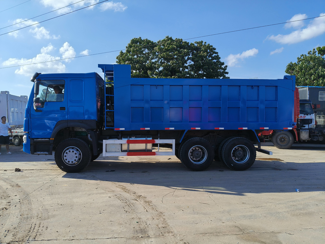 Einfacher Traktor Tipper 420 PS Sinotruk Howo 6*4 Antriebsmodus Blattfeder Sands Transport LHD