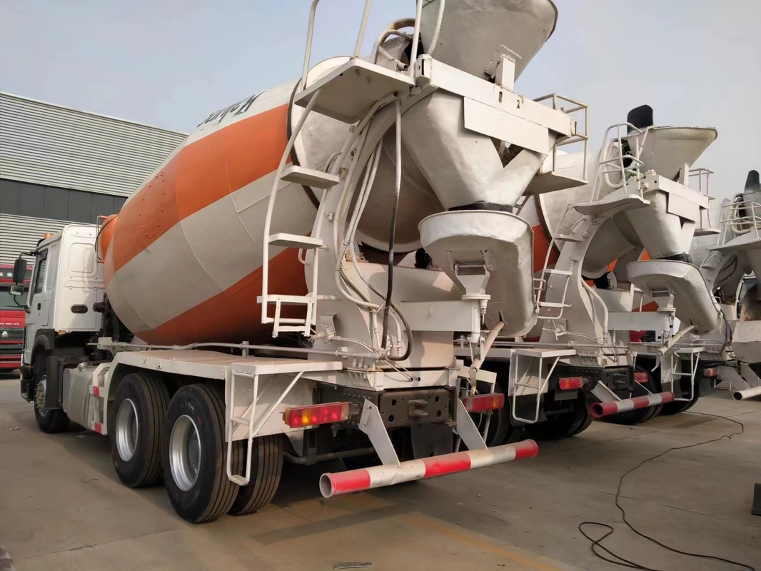 10cbm Betonmischfahrzeug 10000 Liter Sinotruk Howo TX 6*4 Fahrwerk Euro 3 Emissionsverwendung in Afrika