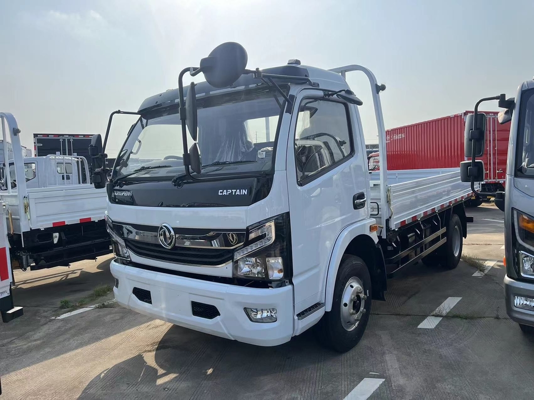 5 Tonnen Lastwagen Dongfeng Kapitän Kleiner Lastwagen Flatbed Rechtslenker Yuchai Motor 3308 Radstand
