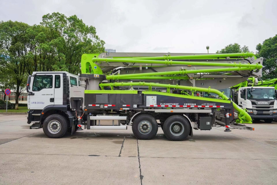 Betonpumpen 37 Meter Zoomlion 6*4 Sinotruk Sitrak Chassis Fünf-Sektion Boom für Flexibilität