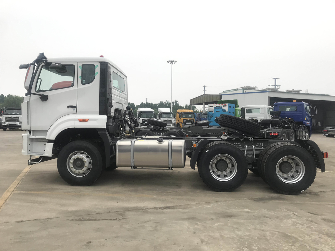 Anhänger-Lkw-Kopf Hohan Traktorkopf Howo NX Neues Modell 2025 Jahr 10 Reifen Rechtslenken