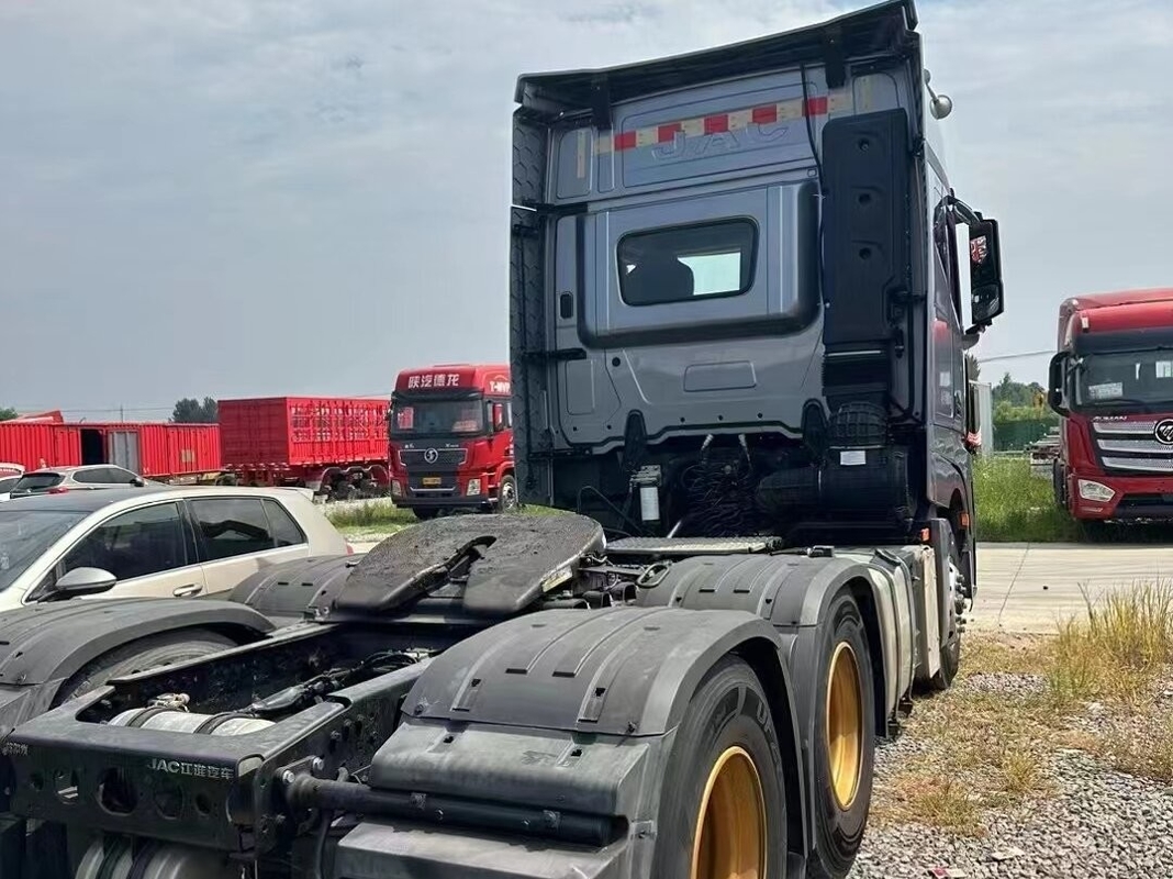 Gebrauchtes Schwerlastzugs-Traktor-Kopf-Lkw für JAC K7 Automatisches ZF-Getriebe 540 PS mit Schlafanlage 6*4