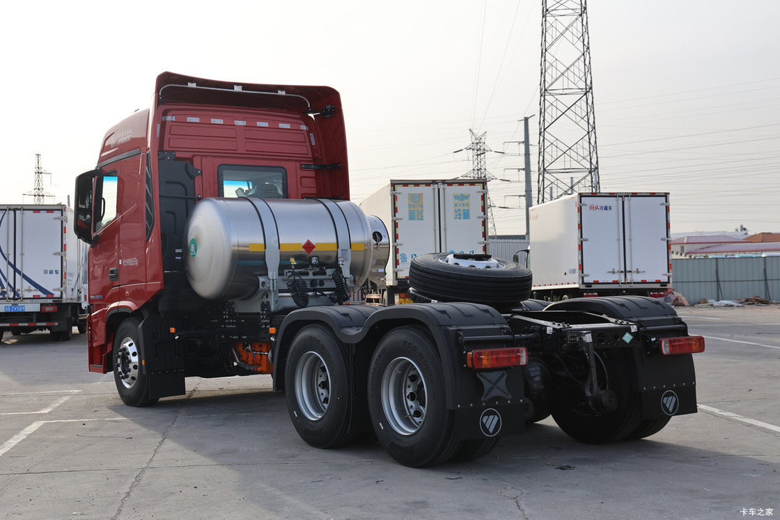 Gebrauchtes Foton Auman 6X4 Traktor Lkw-Kopf GTL6 10 Reifen für Fernverkehr LNG-Motor 530 PS