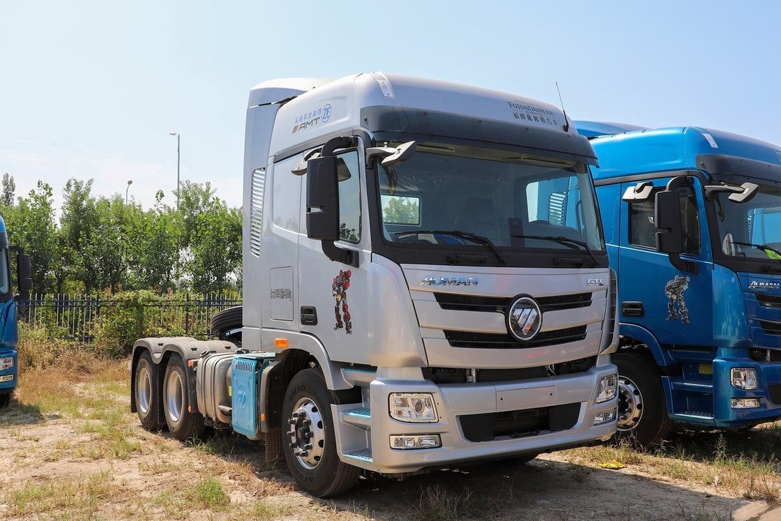 Gebrauchtes Traktorkopf Commins-Motor 6x4 Traktor-Einheit Foton Auman Silber Euro 6 Emission Fernverkehr