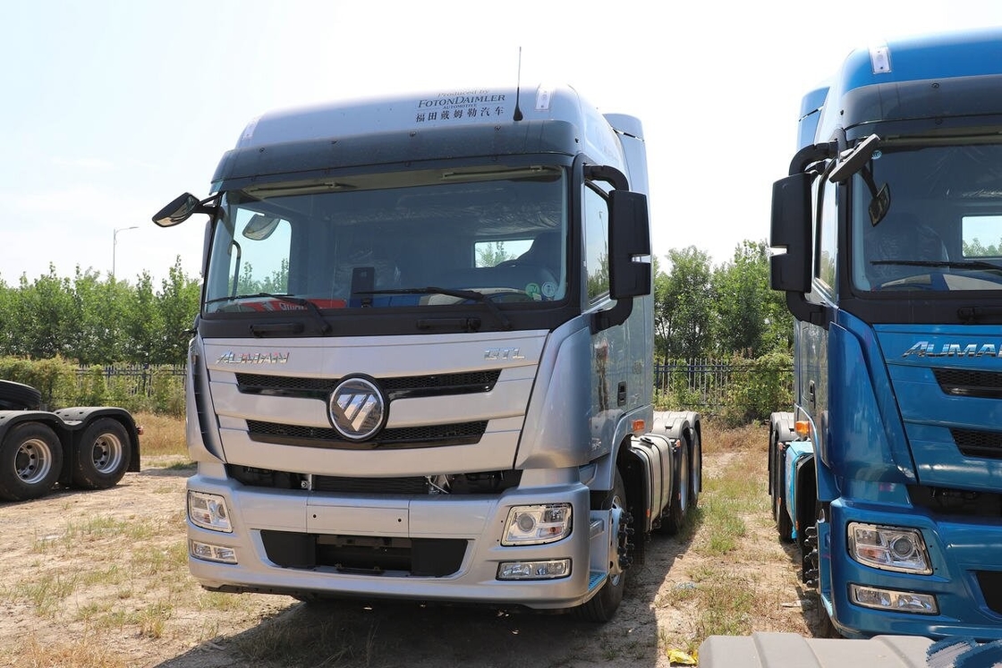 Gebrauchtes Traktorkopf Commins-Motor 6x4 Traktor-Einheit Foton Auman Silber Euro 6 Emission Fernverkehr