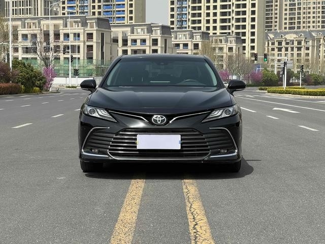 Gebrauchte Toyota Camry Limousine in gutem Zustand geringe Kilometerleistung 2021 Jahr LUX Version 45000km Kilometerleistung