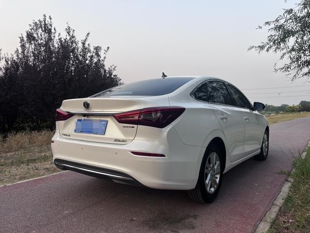 Günstiger gebrauchter Changan Eado 1.6L Automatik SUV 2019 Eado GDI Limousine für Afrika & Naher Osten