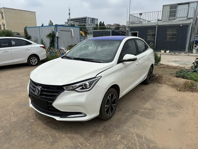 Erschwinglicher Gebrauchtwagen Changan Alsvin 2019 Automatisches und Kleines Familienfahrzeug mit Benzin Limousine