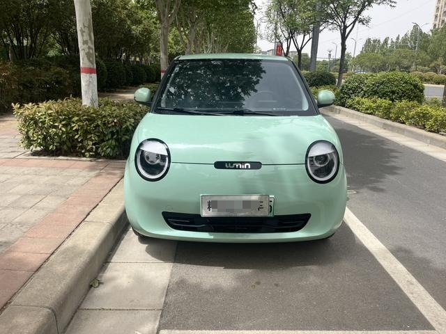 Günstiger gebrauchter Changan Lumin EV 2022 zu verkaufen. Kleines Elektro-Stadtauto aus China für den Stadtverkehr