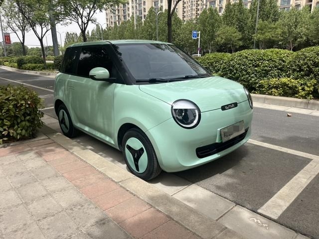 Günstiger gebrauchter Changan Lumin EV 2022 zu verkaufen. Kleines Elektro-Stadtauto aus China für den Stadtverkehr