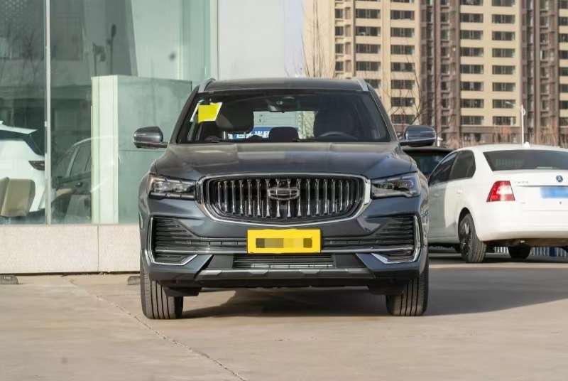 Neuer Geely SUV 2025 Jahr 2WD Benzin Auto Langlebig Leistungsstark Ideales Auto Mit Kundenspezifischer Farbe