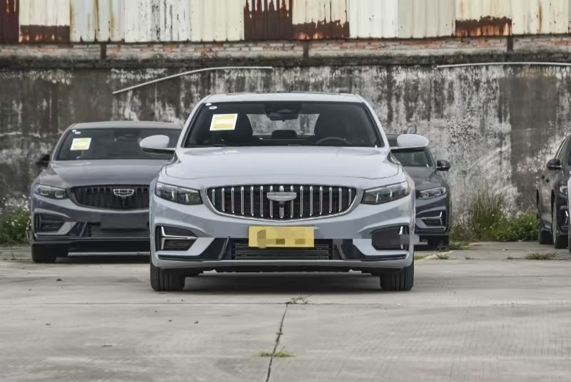 Neuer Geely SUV 2025 Jahr 2WD Benzin Auto Langlebig Leistungsstark Ideales Auto Mit Kundenspezifischer Farbe