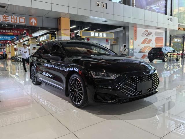 BYD Han DM 2024 DM-i Honor Edition 121km Premium Edition Familien SUV und zuverlässiges Budget SUV für den Export