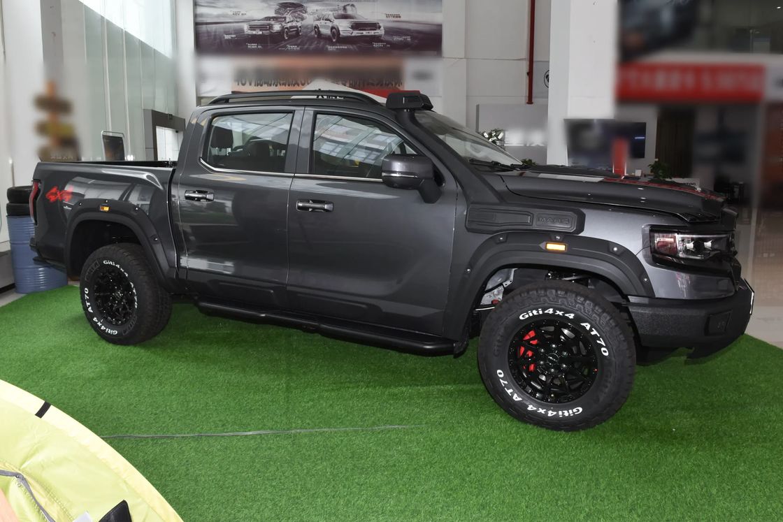 Luxus Neuer FOTON Mars 9 2024 2.0T Benzin 4WD Pickup Euro 6 Doppelkabine für den Export für den Familiengebrauch