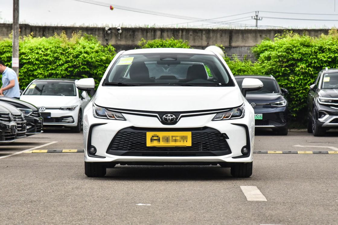 Erschwinglich Neue Toyota Corolla 2024 1.2T Benzin 2WD Euro 6 Für den Export für den Familiengebrauch