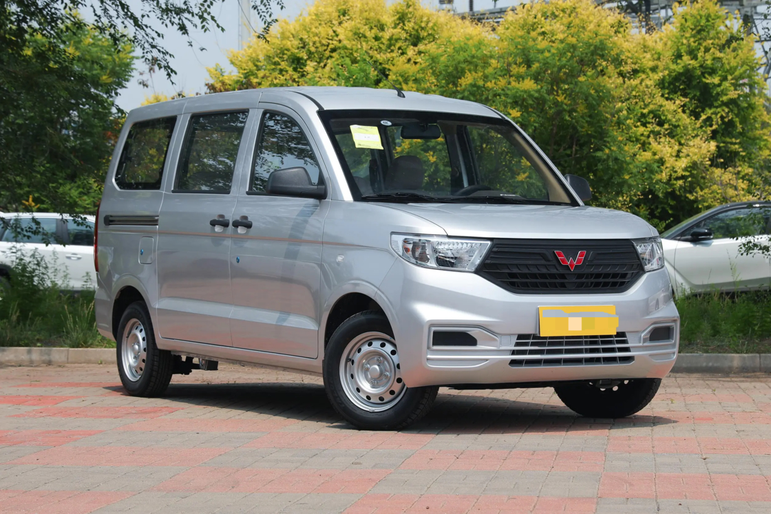 Günstiger neuer Wuling Hongguang V Minivan 2022 1.2L 76 PS L4 Benzin 2WD Euro 6 für den Export für Familiennutzung