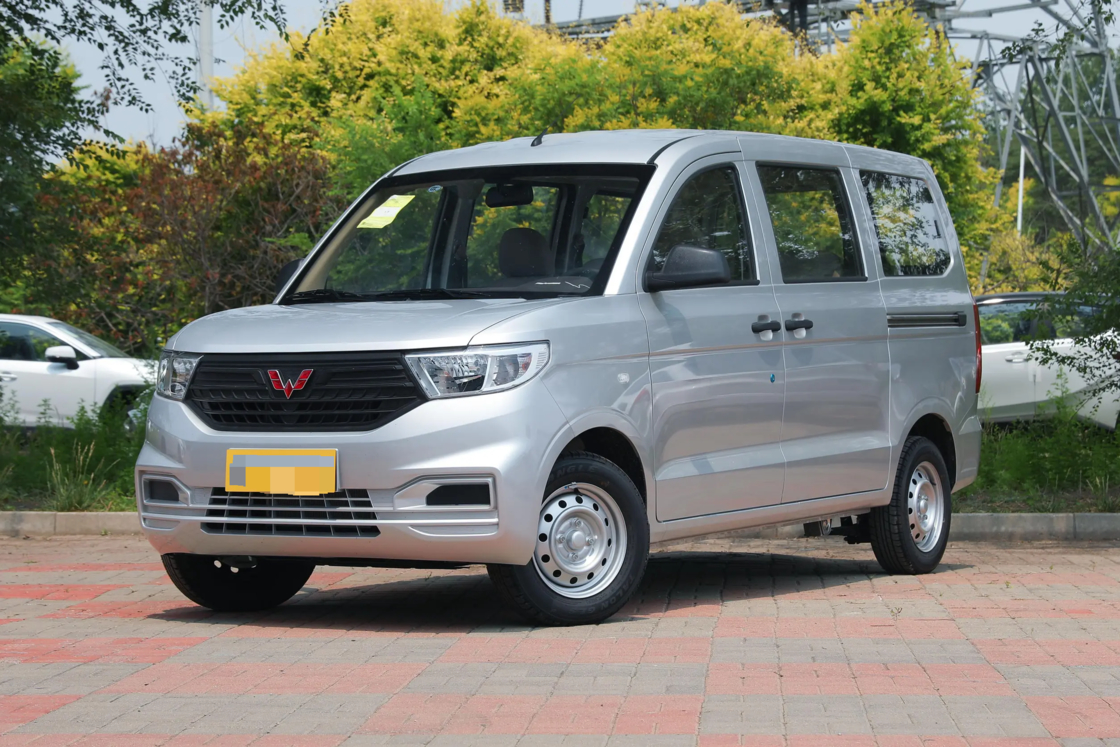 Günstiger neuer Wuling Hongguang V Minivan 2022 1.2L 76 PS L4 Benzin 2WD Euro 6 für den Export für Familiennutzung