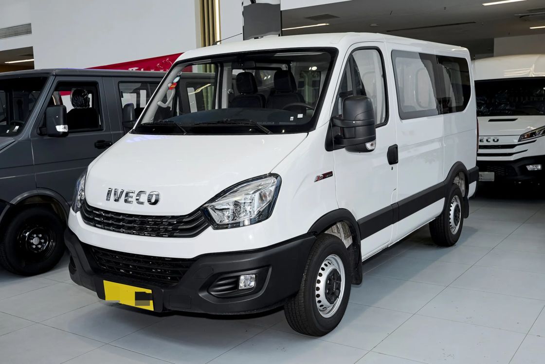 Erschwinglich Neuer Iveco Ocean Minivan 2024 2.0T 146 PS Diesel 2WD Euro 6 Für den Export für den Familiengebrauch
