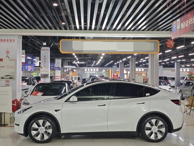 Erschwinglicher Gebraucht-Tesla Model Y-SUV 2022-Version mit Hinterradantrieb für den Familiengebrauch