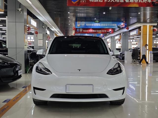 Erschwinglicher Gebraucht-Tesla Model Y-SUV 2022-Version mit Hinterradantrieb für den Familiengebrauch