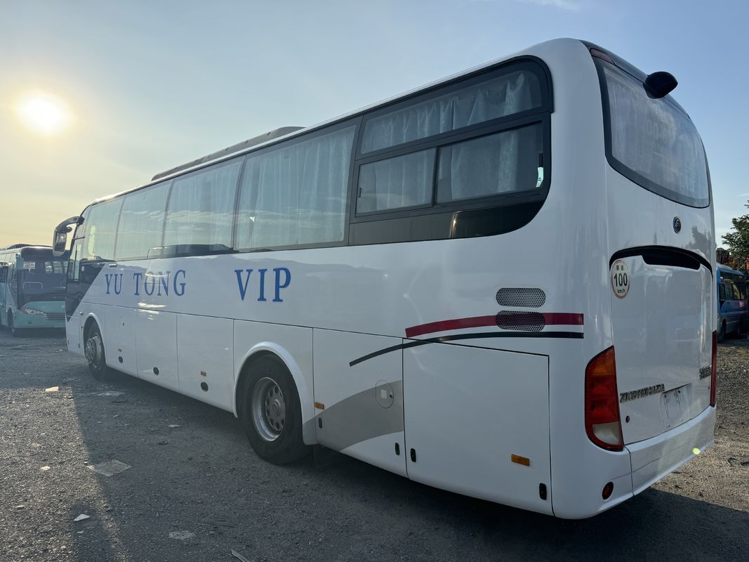 ZK6110 Yutong Gebrauchtpassagierbus 2020 56-Sitzer 2+3 Layout Zweitürer Linkslenker Luxusbus