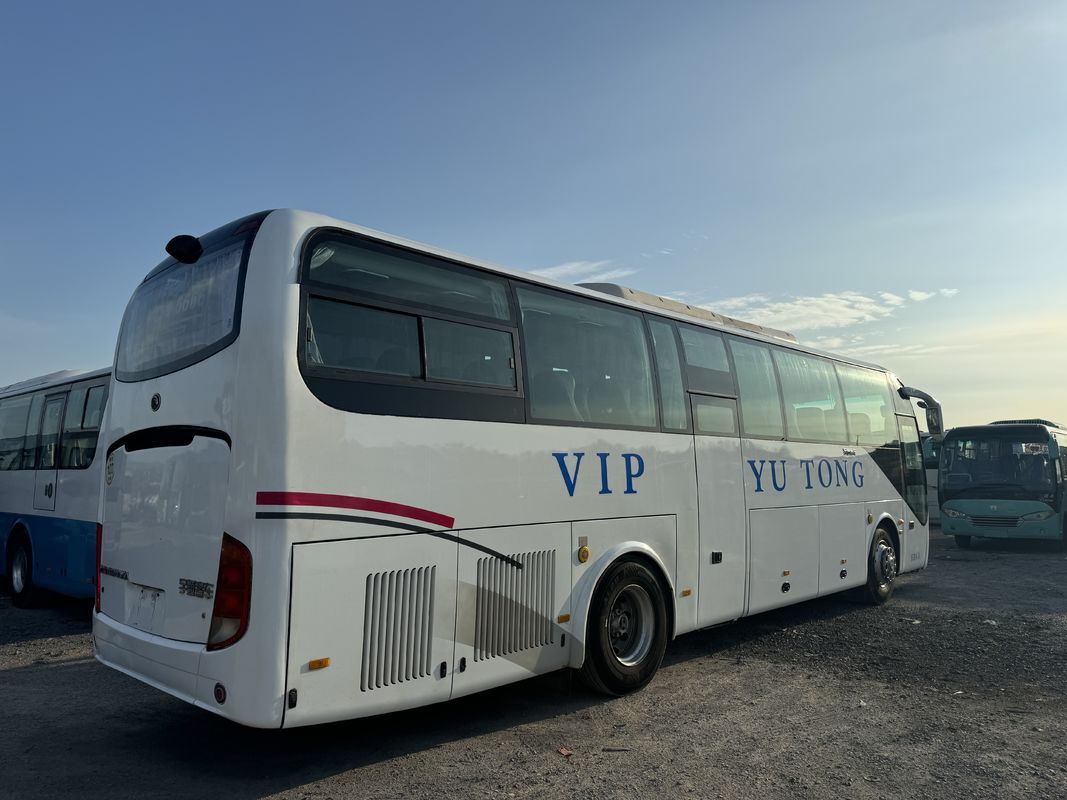 ZK6110 Yutong Gebrauchtpassagierbus 2020 56-Sitzer 2+3 Layout Zweitürer Linkslenker Luxusbus