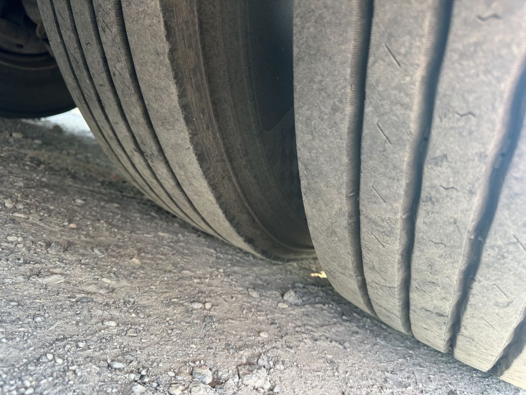 ZK6110 Yutong Gebrauchtpassagierbus 2020 56-Sitzer 2+3 Layout Zweitürer Linkslenker Luxusbus