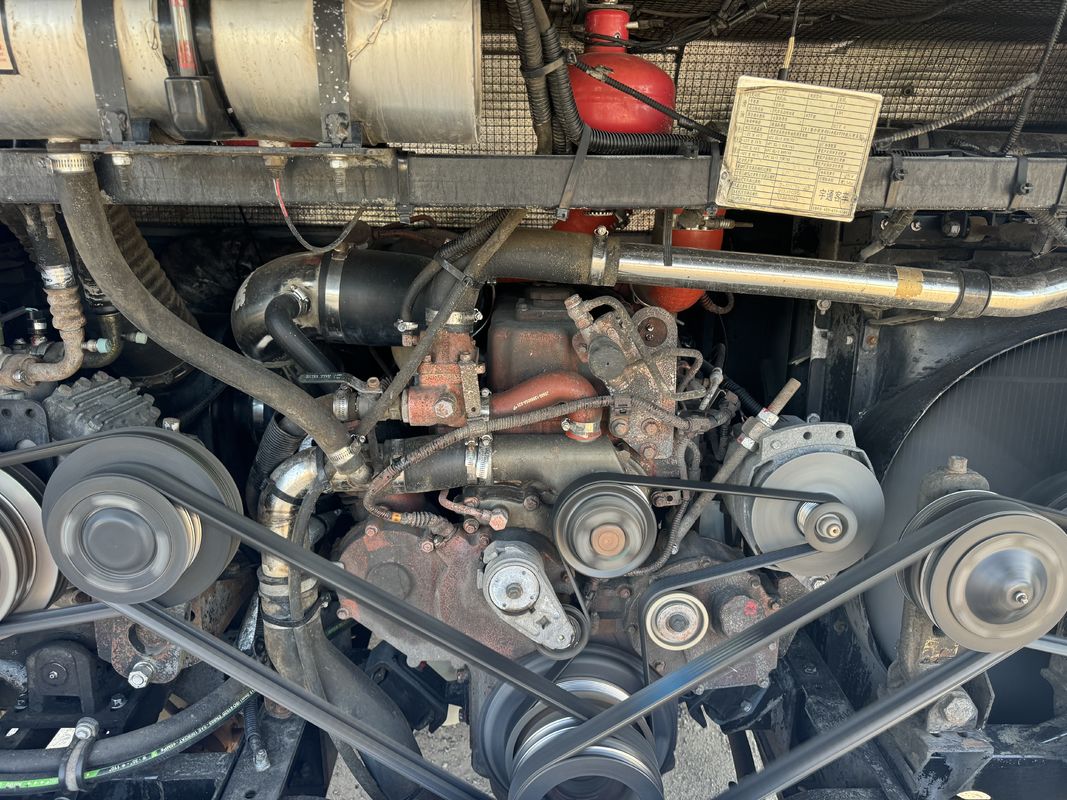 ZK6110 Yutong Gebrauchtpassagierbus 2020 56-Sitzer 2+3 Layout Zweitürer Linkslenker Luxusbus