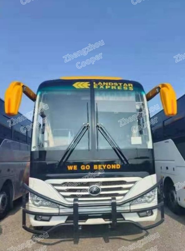 ZK6120D Yutong Brandneuer Passagierbus 2025 67-Sitzer 2+3 Layout Cum-Mins Zwei Passagiertüren und 1 Fahrertür Rechtslenker Luxusbus