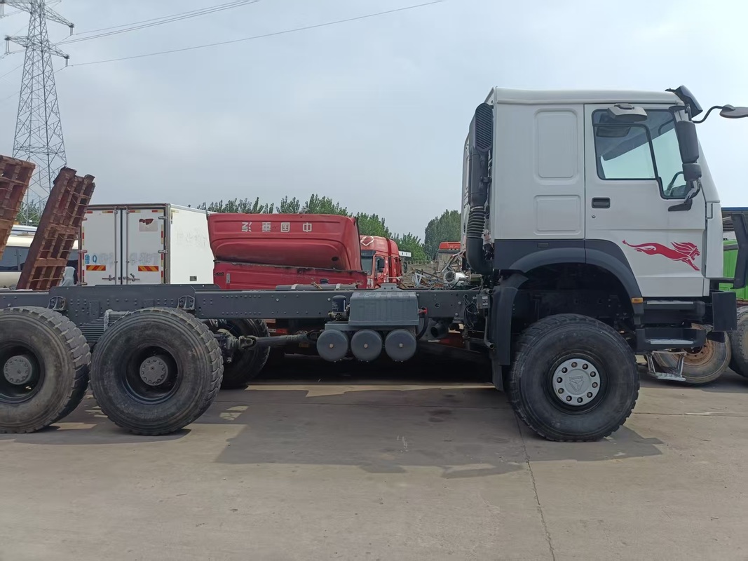 Heavy duty semi-trailer tractor HOWO 6*4 drive mode 440HP Weichai Euro6 for use in Africa