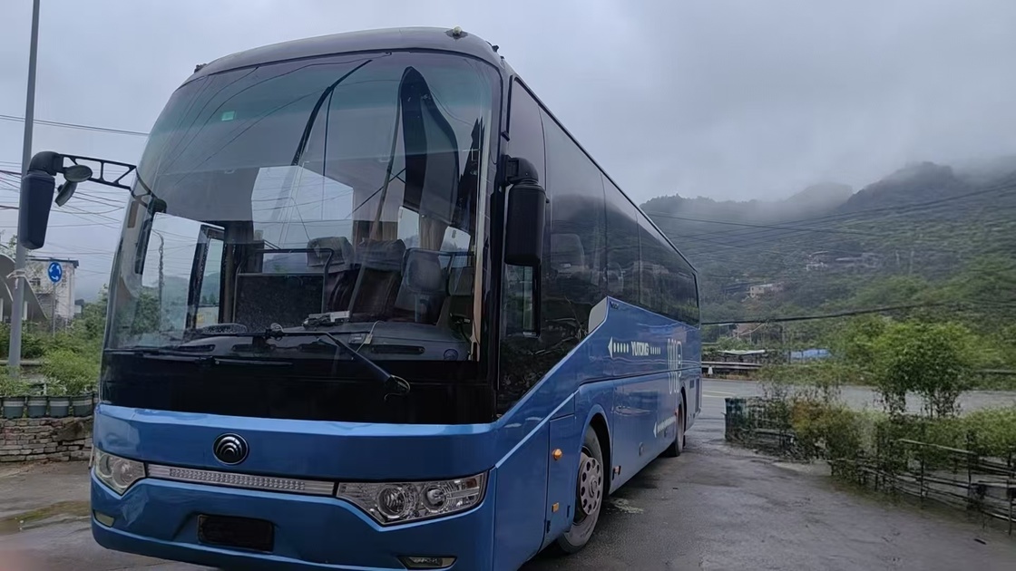 55 Seats 2020 Year Used Yutong Bus ZK6122 Diesel Engine RHD LHD Driver Steering Luxury Bus