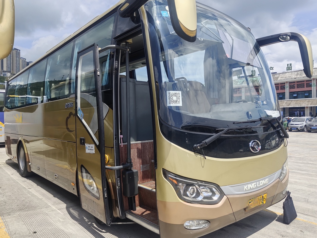 38 Seats 2020 Year Used Yutong Bus XMQ6901 Diesel Engine RHD LHD Driver Steering Luxury Bus