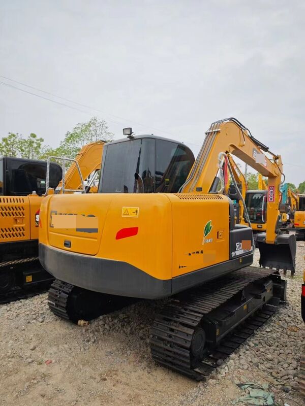 Gebrauchtes Gleisbagger Chinesische Marke 8,24 Tonnen in ausgezeichnetem Zustand Kapazität 0,3m3 Nennleistung 54,3 kW für den Bau