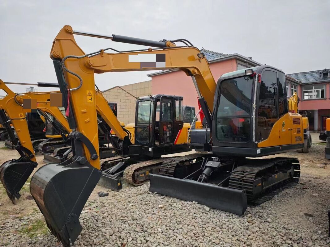 Gebrauchtes Gleisbagger Chinesische Marke 8,24 Tonnen in ausgezeichnetem Zustand Kapazität 0,3m3 Nennleistung 54,3 kW für den Bau