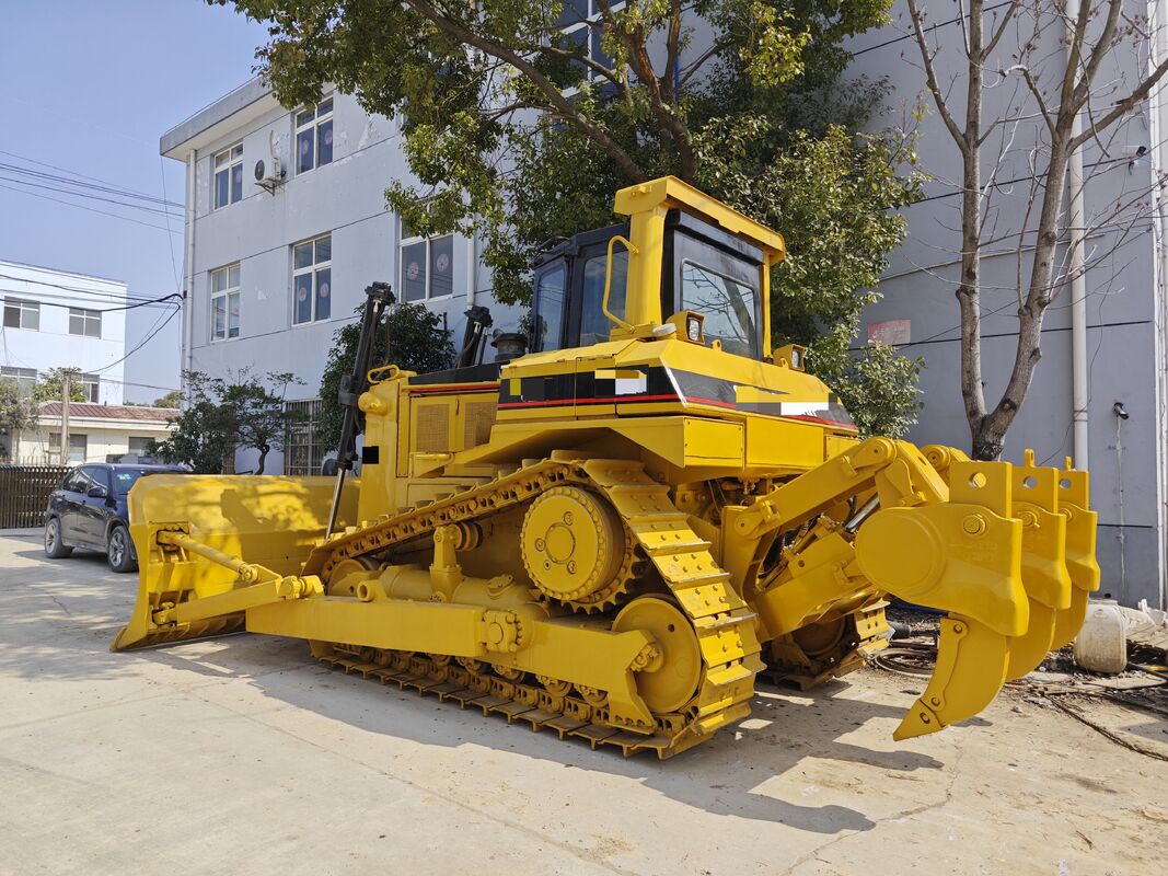 Neue Ankunft gebrauchtes chinesisches Spuren-Bulldozer Eimerkapazität 37,77 Tonnen In ausgezeichnetem Zustand Nennleistung 245 KW 14,6 L Für den Bau In ausgezeichnetem Zustand
