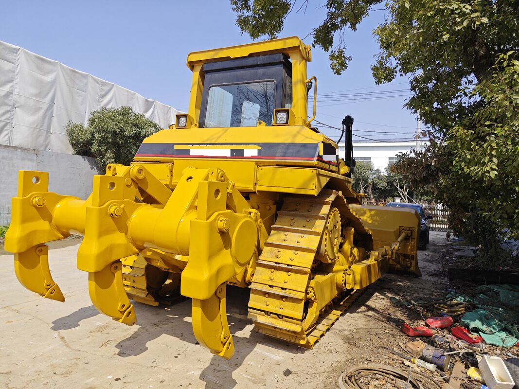 Neue Ankunft gebrauchtes chinesisches Spuren-Bulldozer Eimerkapazität 37,77 Tonnen In ausgezeichnetem Zustand Nennleistung 245 KW 14,6 L Für den Bau In ausgezeichnetem Zustand