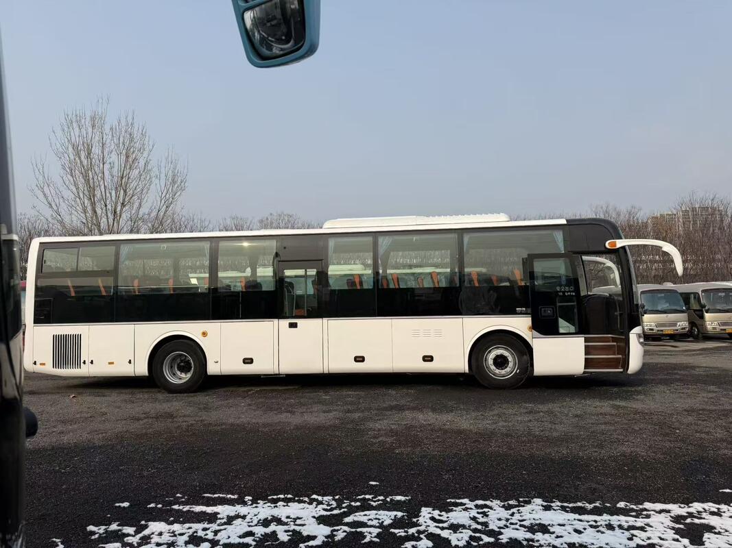 Gebrauchter Reisebus Yutong Zk6121 Yuchai 330PS Blattfeder 67 Sitze Luxus Transport mit Klimaanlage
