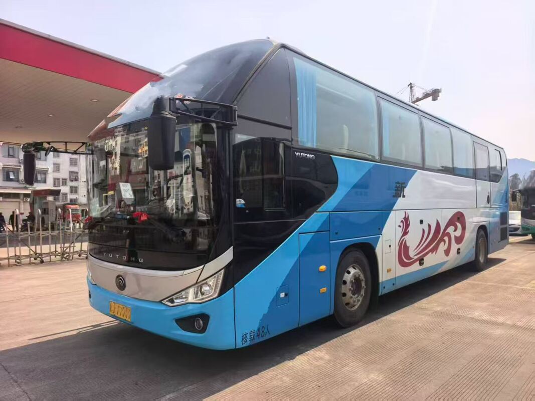 Gebrauchte Reisebusse Yutong Zk6128 Weichai 375PS Euro 5 Blattfeder 48 Sitzplätze Luxus Transport mit Klimaanlage für Shuttle oder Fernverkehr