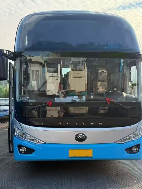 Gebrauchte Reisebusse Yutong Zk6128 Weichai 375PS Euro 5 Blattfeder 48 Sitzplätze Luxus Transport mit Klimaanlage für Shuttle oder Fernverkehr