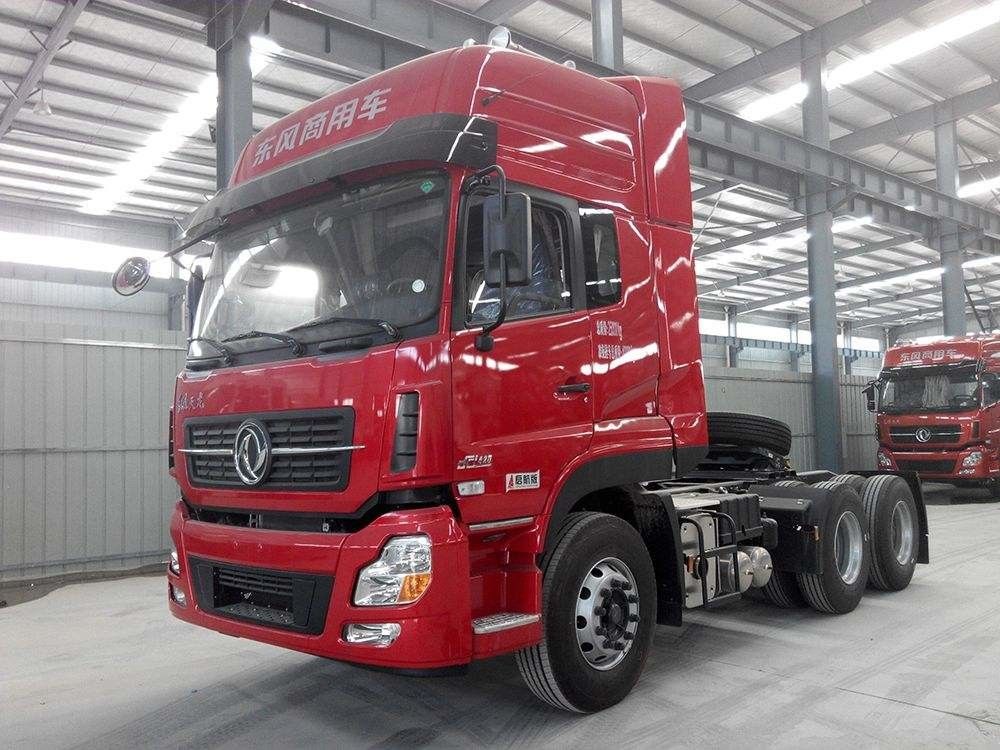 Dongfeng benutzte LKW-Anhänger, verwendeten Modus der Traktor-Einheits-7560×2500×3030mm des Antriebs-6×4