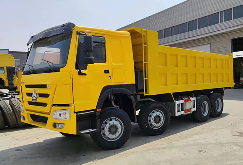 Gebrauchter Howo-Muldenkipper, 371 PS, 8x4, Linkslenker, Diesel, WP-Motor, Wechselstrom, 12 Räder, für Simbabwe