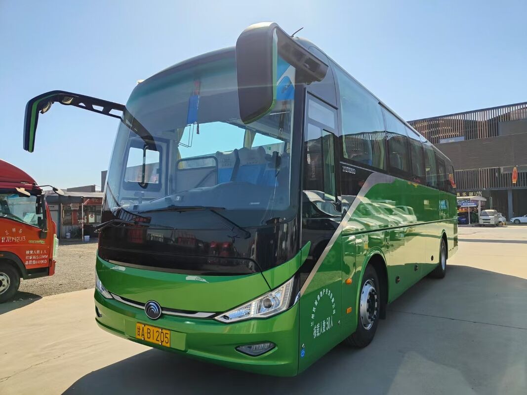 Gebrauchter Yutong ZK6117 Bus Weichai Dieselmotor Doppeltür 50 Sitzplätze Luxus-Reisebus Linkslenker zu verkaufen