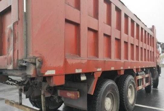 benutzte Hochleistungs-LKWs der rote Farbe385hp, Handkipper-LKW des Diesel-zweite