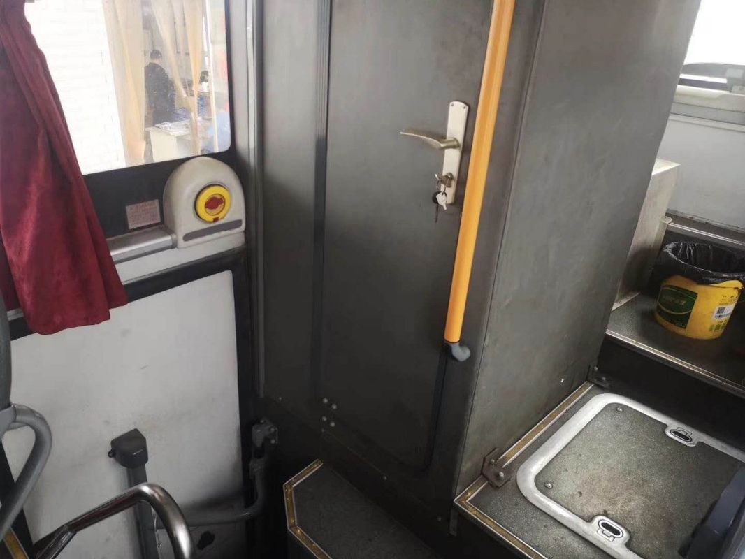 Benutzte starke Dieselsitze Trainer-Bus Yutongs zk6127 Spant-25-57 mit Wechselstrom-Toilette