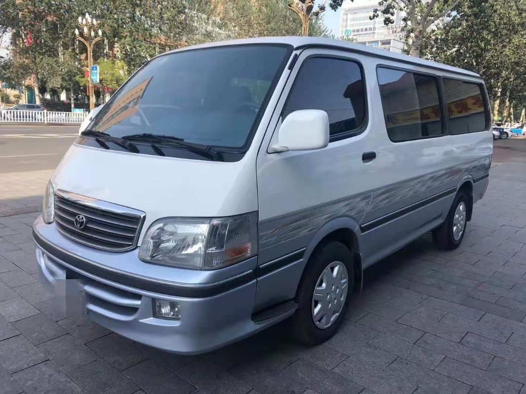 Der 13 Sitz-Diesel-Toyota benutzte Minibus mit Wechselstrom rüsten keinen 2015-jährigen Unfall aus