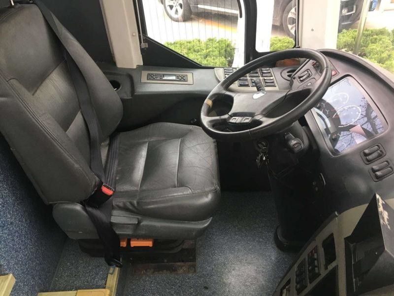 55-Sitze- höhere rote Reise verwendete die linke 2013-jährige Handdieselsteuerung des Passagier-Bus-KLQ6147