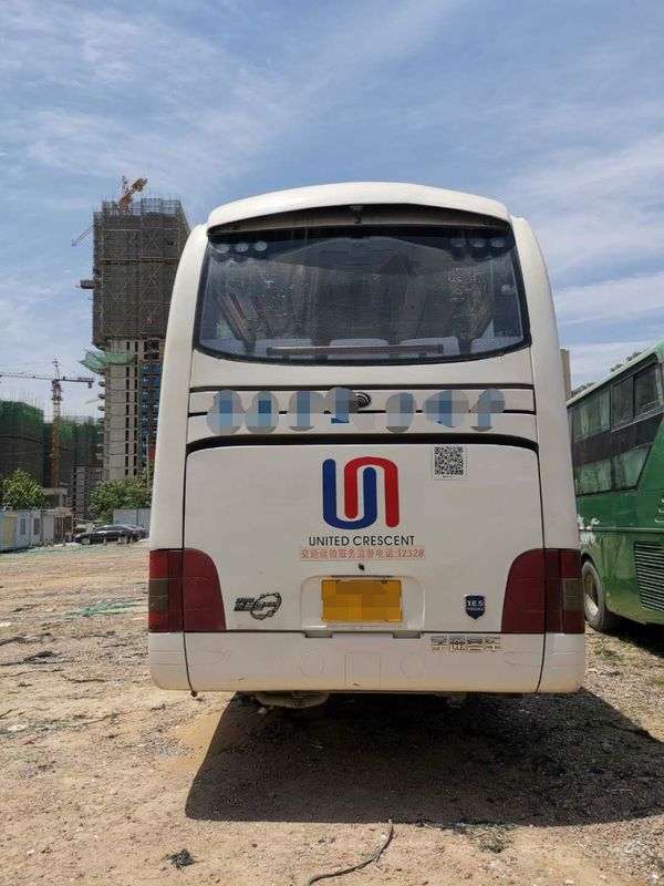 51 Sitze verwendeten Yutong-Stadt-Service-Bus-Mann-Reihen-linke Seiten-Lenkdieselzug-flache weiße Farbe