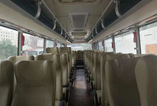 2013-jähriges verwendetes Yutong transportiert Zk6125 vorbildliche Sitze des Bus-57 mit sicherem Airbag/Toilette