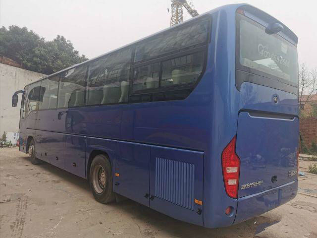 Dieseldoppeltüren 51 Sitze 2017-jähriges verwendetes KINGLONG transportieren verwendeten Trainer-Bus With Wechselstrom